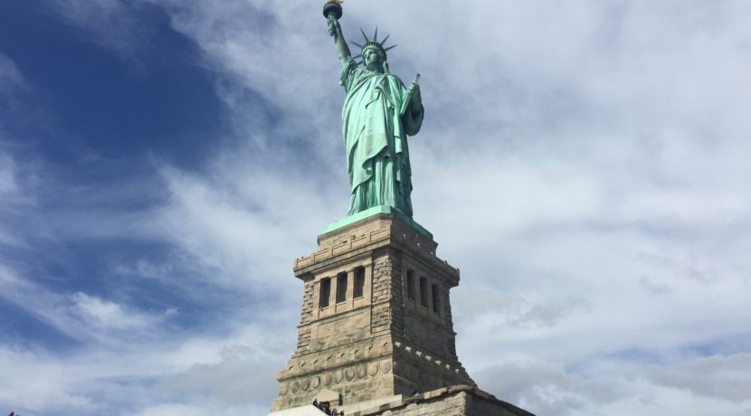 ニューヨーク 自由の女神 フェリーに乗ってリバティ島へ 女神に会いに行こう ハイヒールで世界を歩く